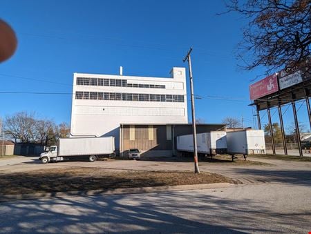 Preview of Industrial space for Rent at 615 West Dale Avenue