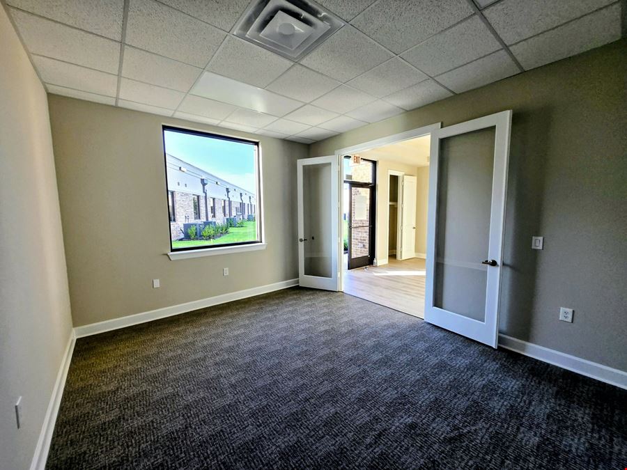 1,225 SF Professional/Medical Office | Sienna | Hwy 6