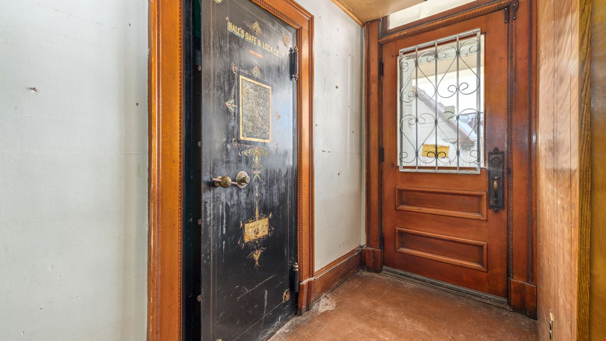 300 E. Ludington St.