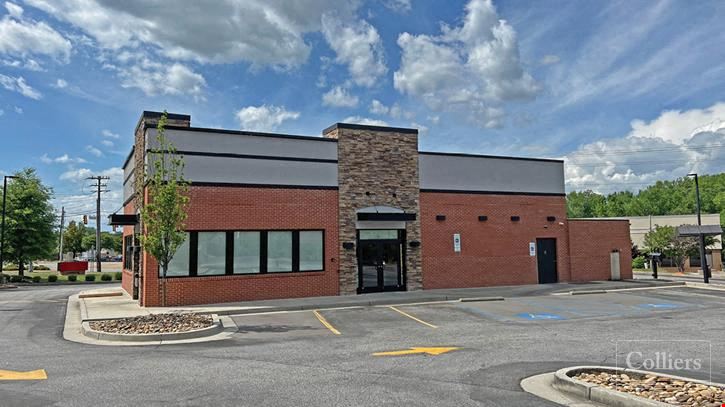 ±3,037 SF Sublease Opportunity | Restaurant Ready Building in Greenville, SC