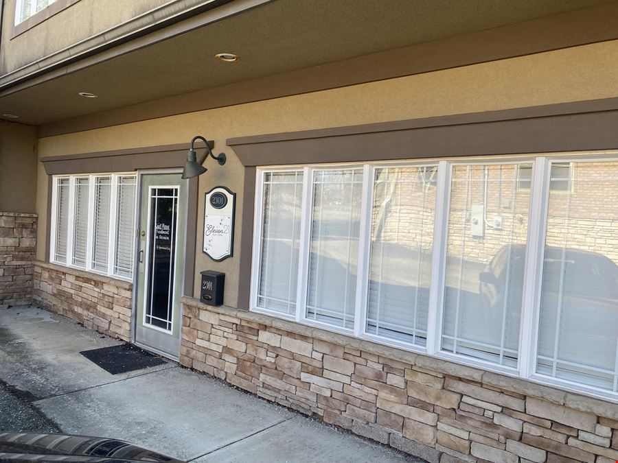 2259 Whipple Ave NW Canton, OH 44708