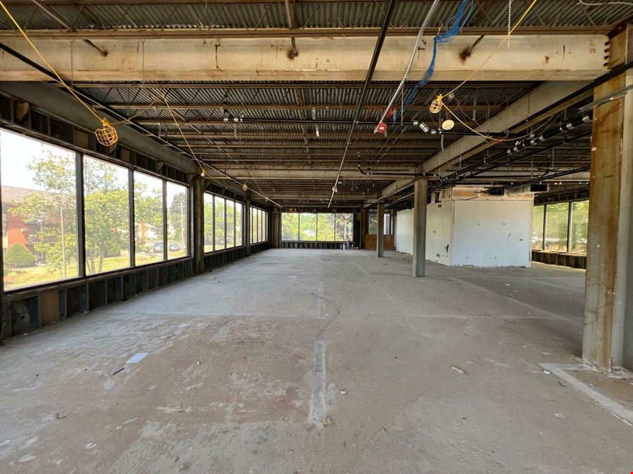 595 Pawtucket Blvd - 1st Floor