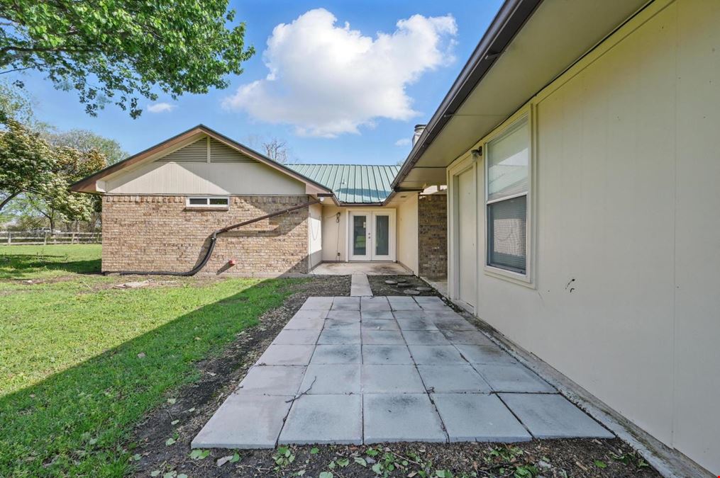 300 Paul Wilson Rd