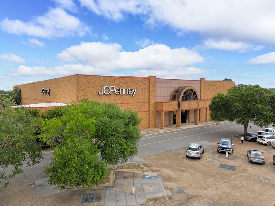 ±122,512 SF Box | JCP at Acadiana Mall | Lafayette, LA