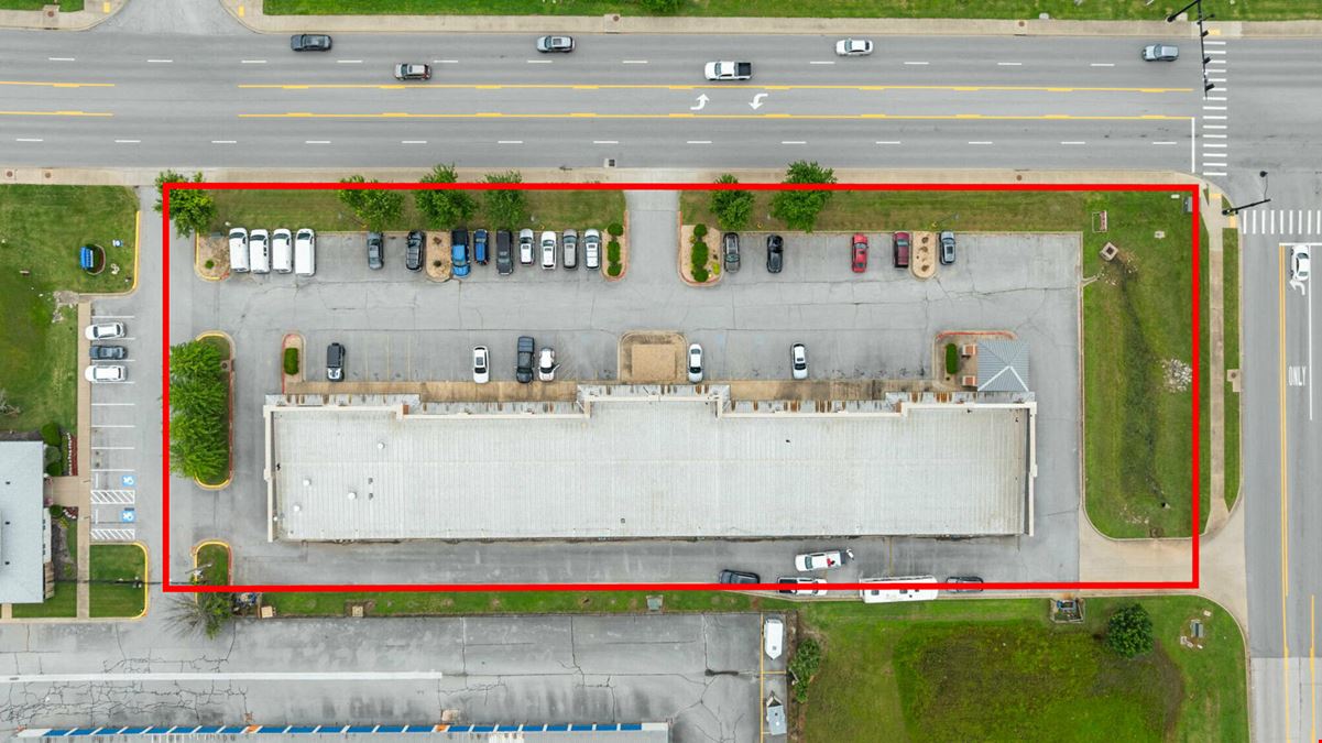 2200 SE J St Suites 12 & 18 - Bentonville, AR 72712