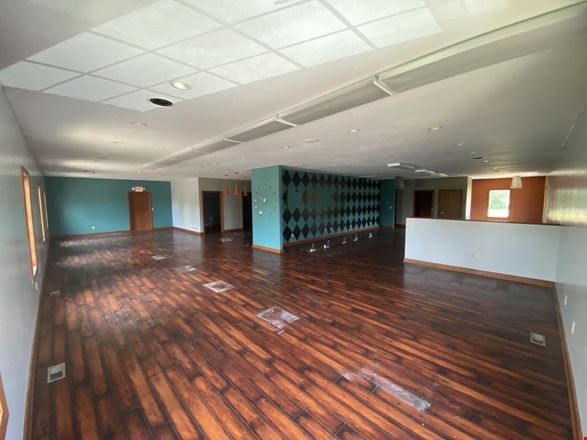 Preview of Retail space for Rent at 909 Dover Road Wooster