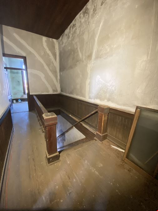 116 Courthouse Square - Upstairs