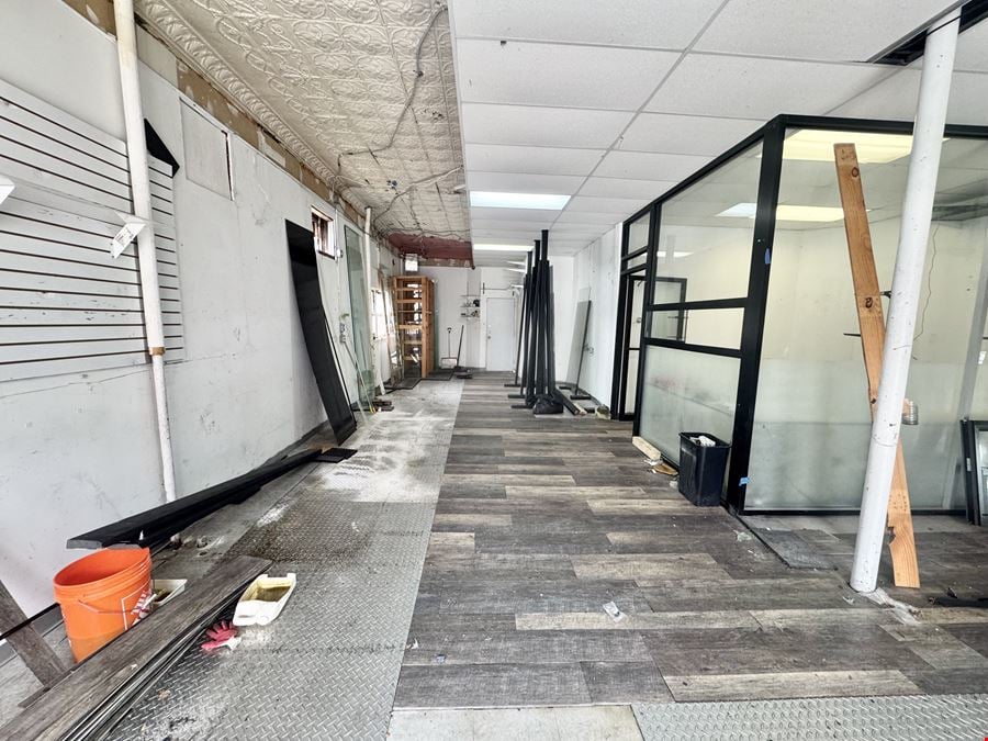 Retail space for lease in Long Island City