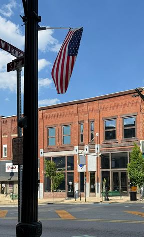 251 S Main St