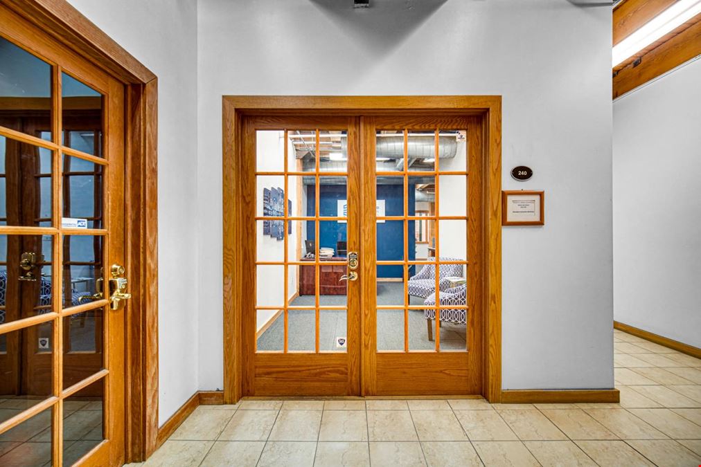 566 W Lake St, Suite 240, Chicago, IL 60661