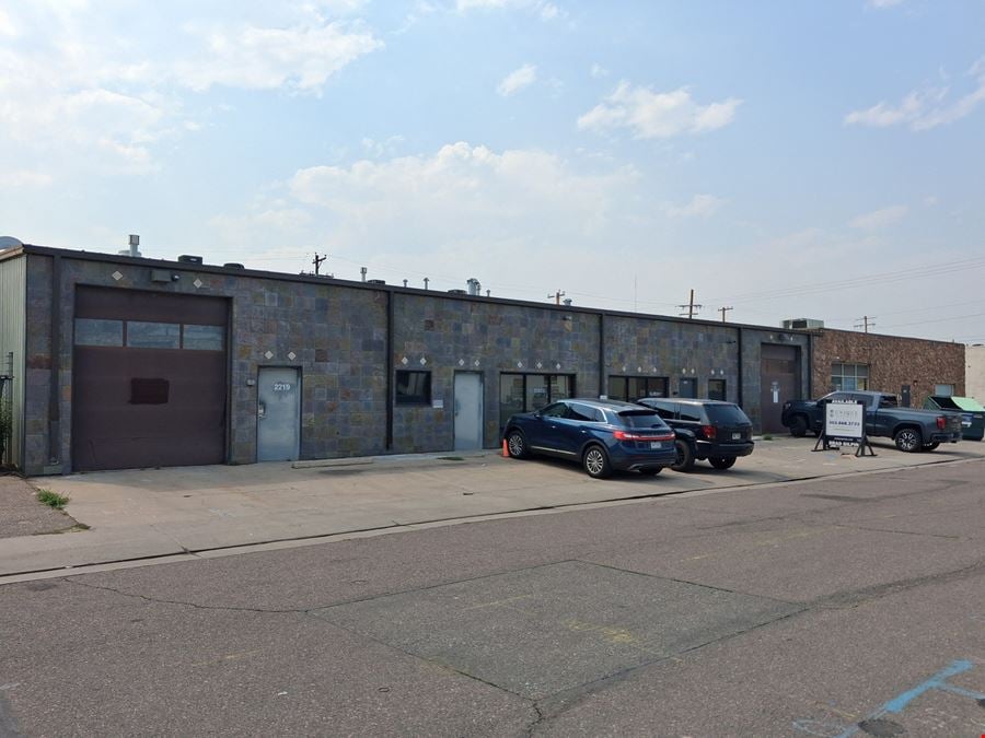 Multitenant industrial Bldg. with 5,258-15,285 SF available for an owner/user