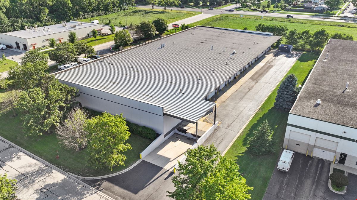 32 - 50 E Montrose Drive