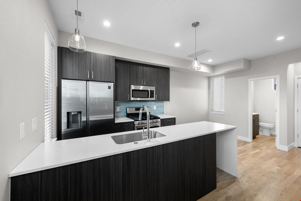 5151 - 5171 W 10th Ave