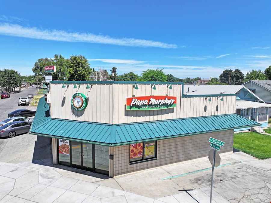 Multi-Tenant Retail Building