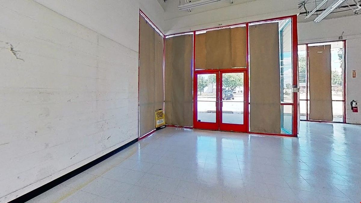 Stand Alone Retail on Signalized Corner Lansing MI