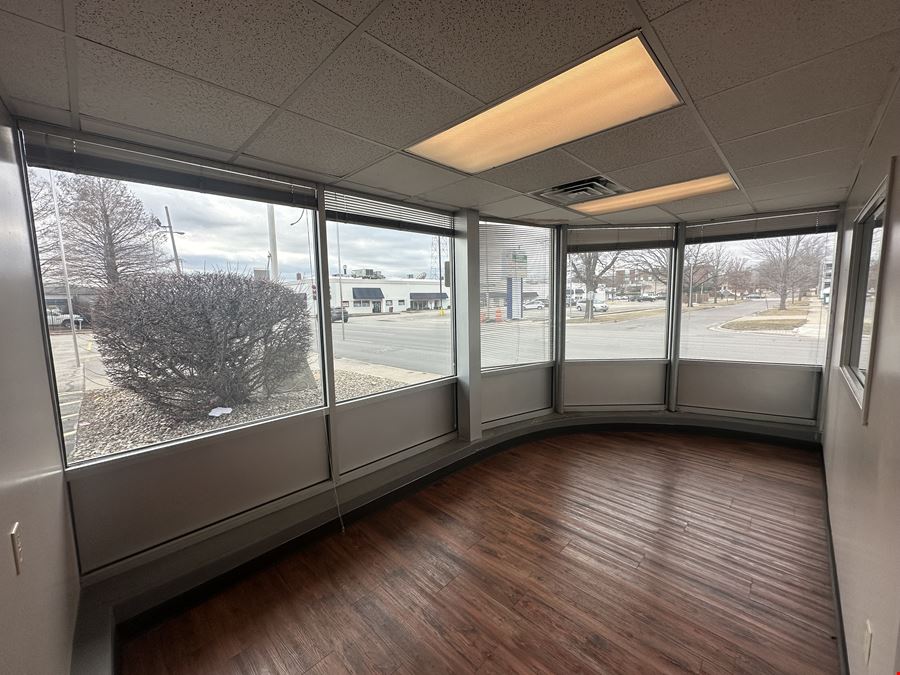 OFFICE & WAREHOUSE BUILDING FOR SALE