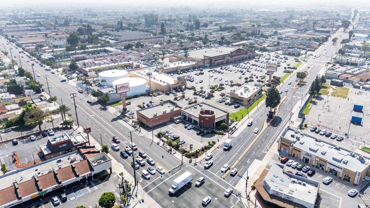 End-Cap Retail Space