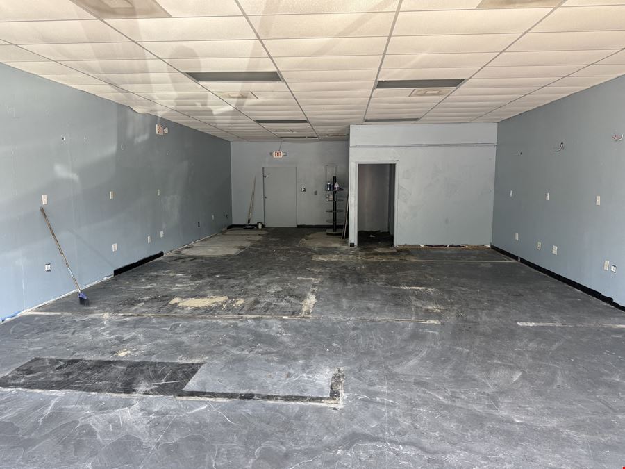 4114 Main St