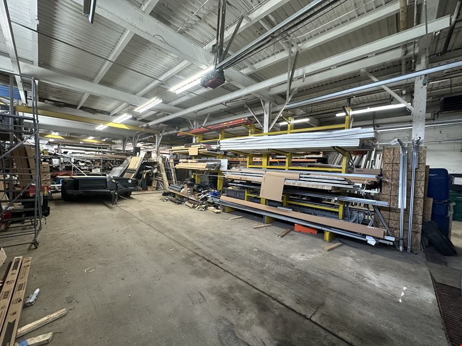 344 Sycamore St - 8,162± SF Industrial/Warehouse Facility on 0.34± Acres