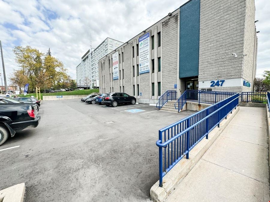 247 Simcoe Street North