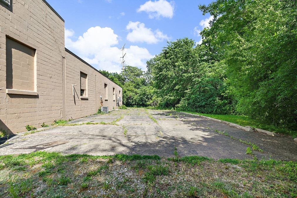 303 Elgin Ave