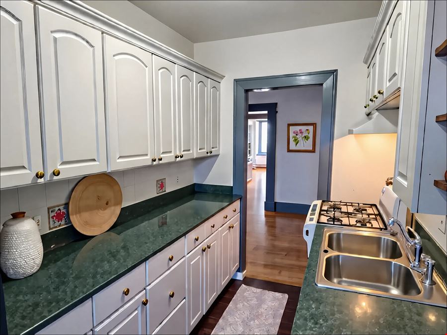 2020 E Franklin Ave, Minneapolis MN 55404