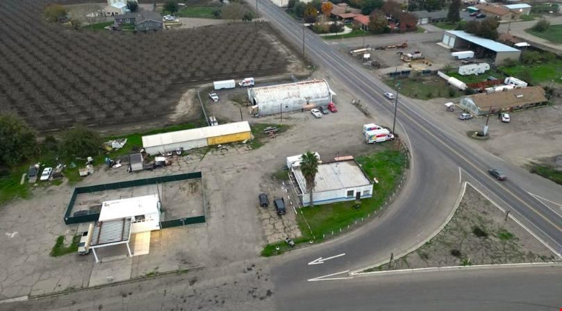 Prime Commercial Corner in Dos Palos