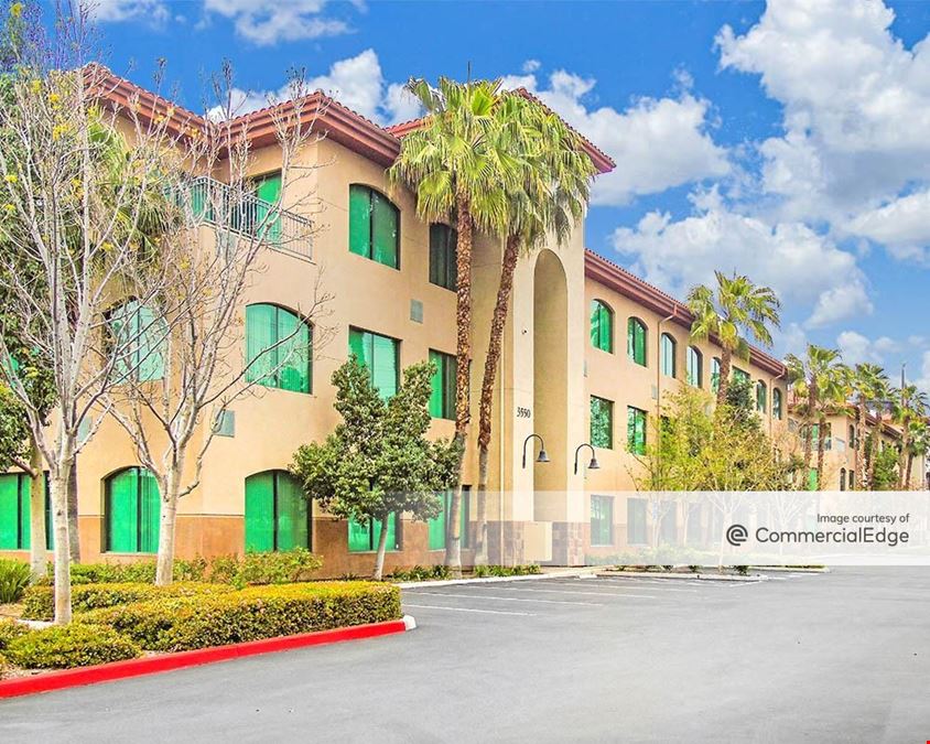 Riverside Gateway - 3550 Vine Street