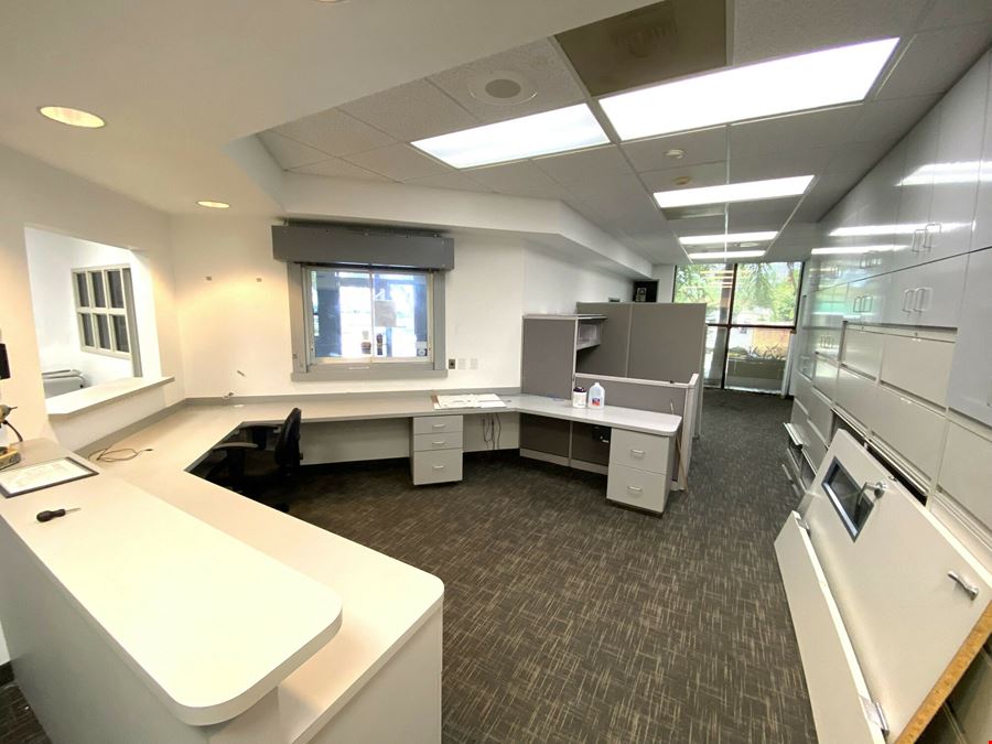 Class A Medical Building Steps from Manatee Memorial