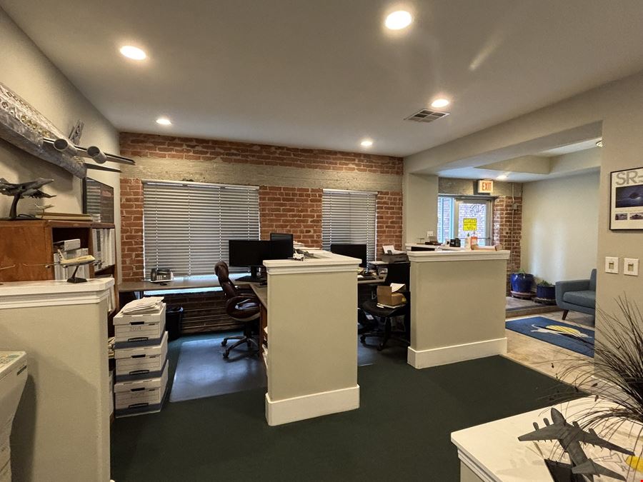 51 E Huntington Dr