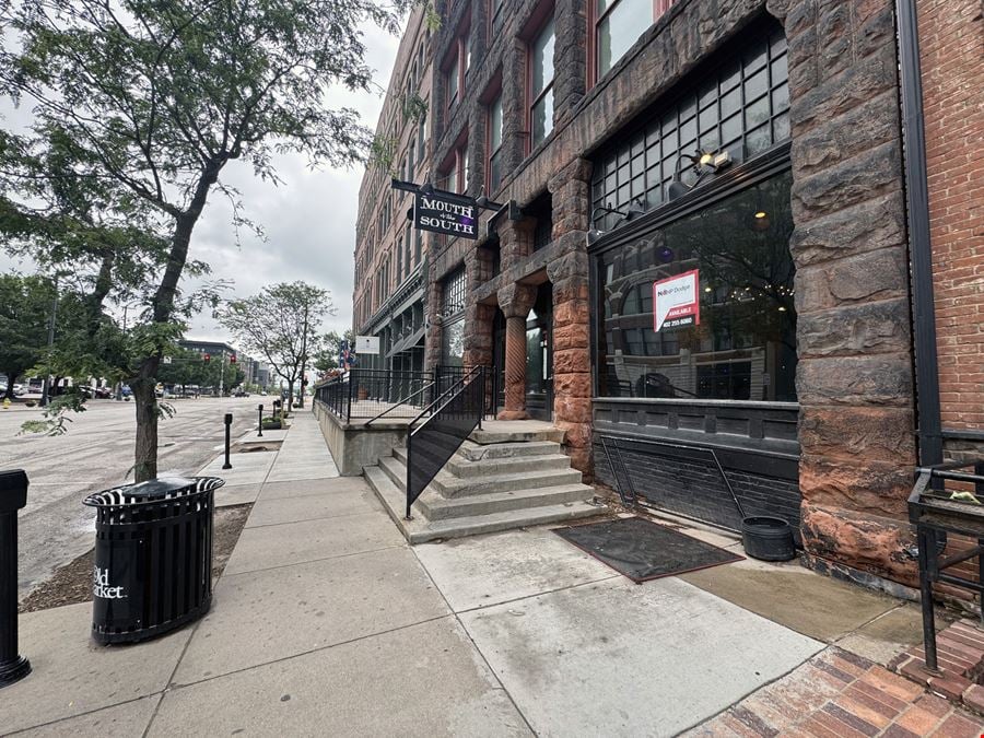 1109-1111 Harney Street