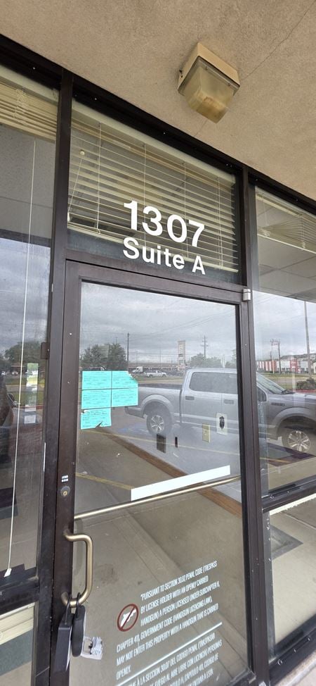 Preview of Retail space for Rent at 1307 W Fairmont Pkwy
