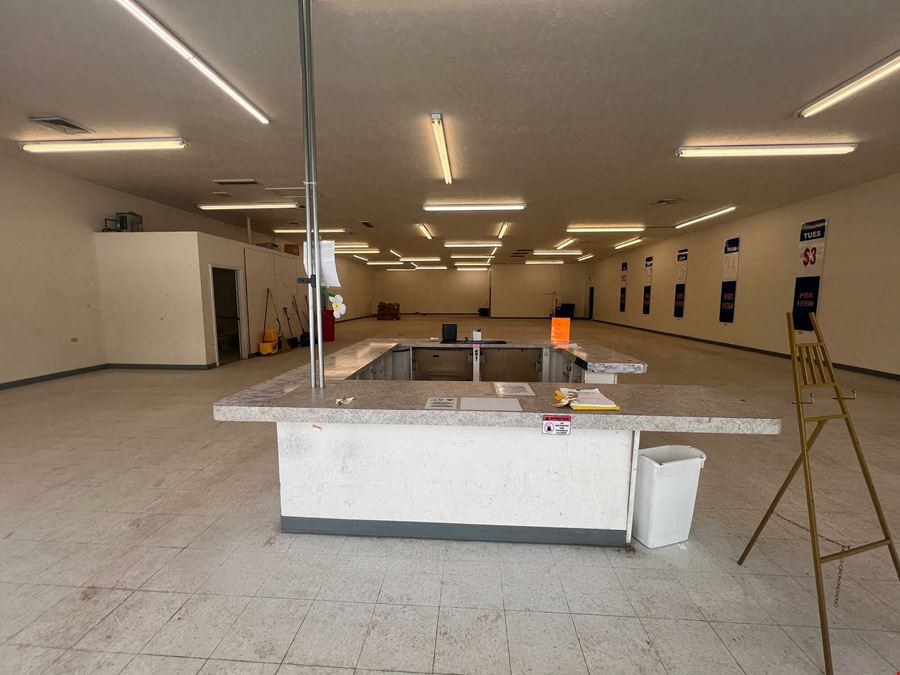 High-Visibility 5,000 SF Retail/Flex Space in Cadillac's North End Shopping District