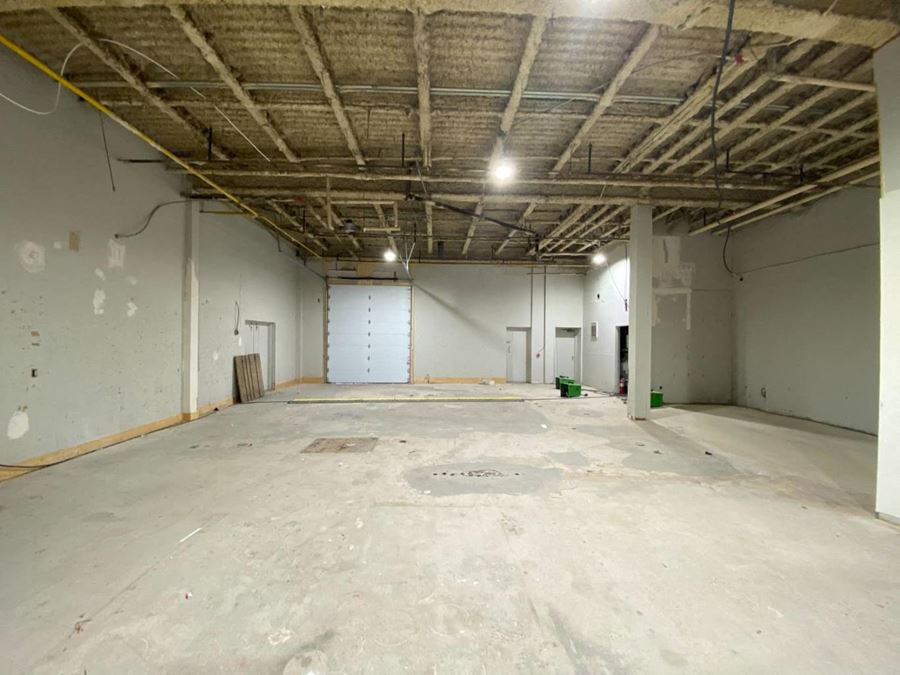 5,760 sqft private industrial warehouse for rent in Mississauga