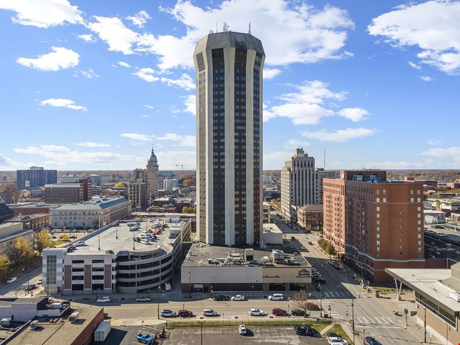 31-Story, Full-Service Downtown Hotel