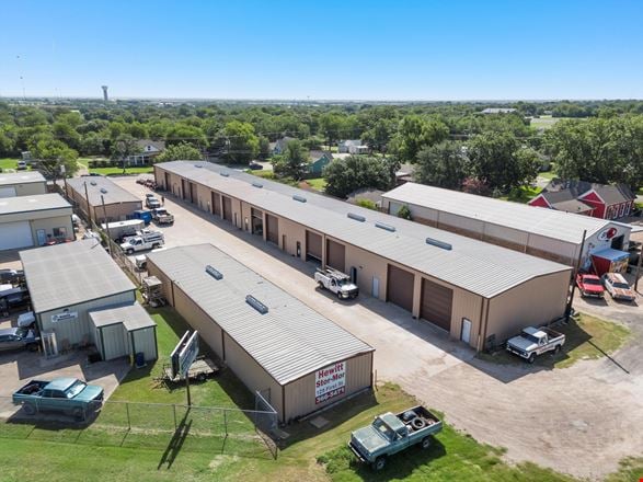 Preview of Industrial space for Rent at 125 N 1st St