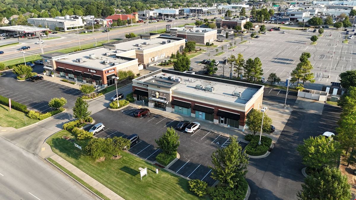 10035 S Memorial Dr - South Town Market - Retail
