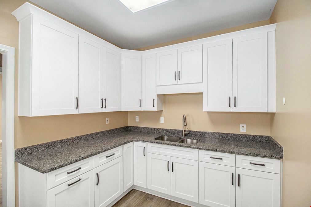 3175 Highway 81 W