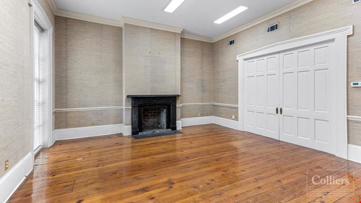 Historic Downtown Savannah Office — Prime Redevelopment Opportunity
