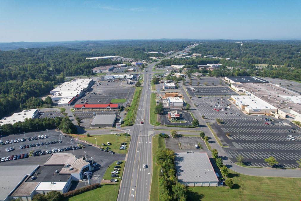 Village Marketplace Retail Space Lease