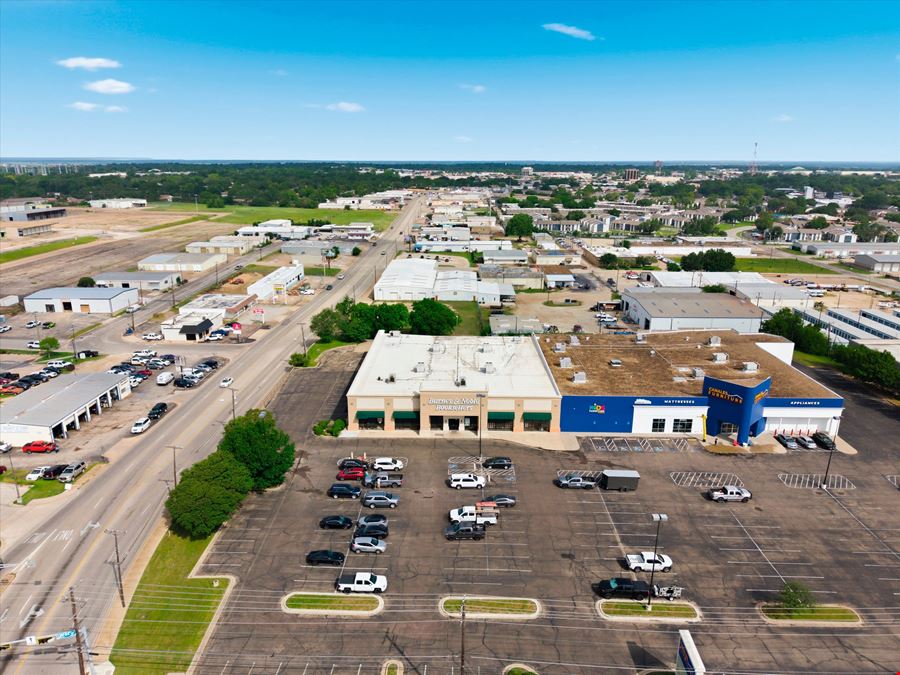4909 W Waco Dr