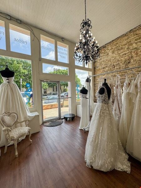 Preview of Retail space for Rent at 108 E Rusk