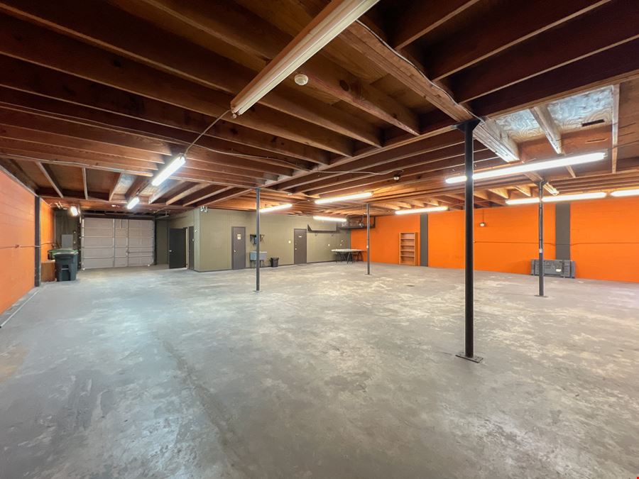 Versatile Retail Space with Warehouse Off Veterans Blvd