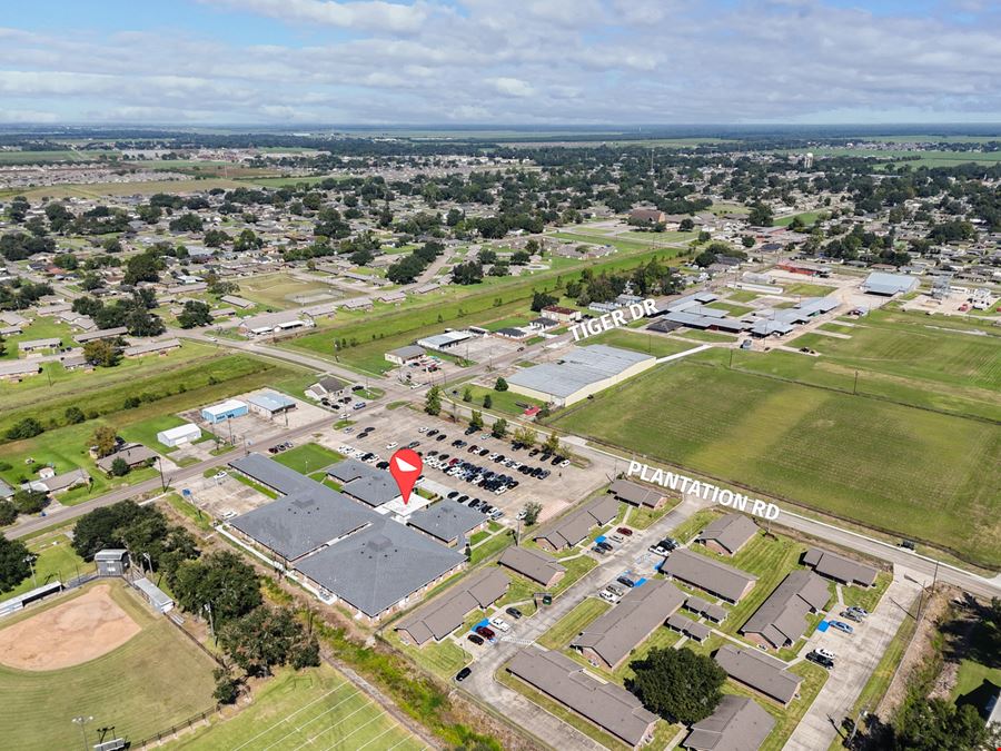 Office Complex on ±3.14 Acres Fully Leased to the State