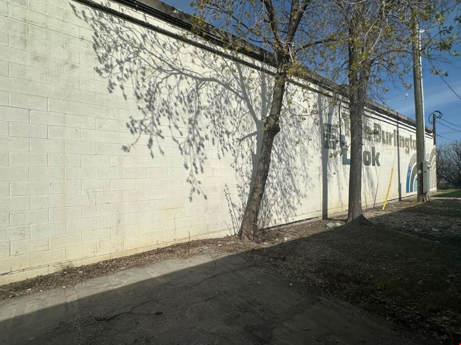 976 Dugald Road