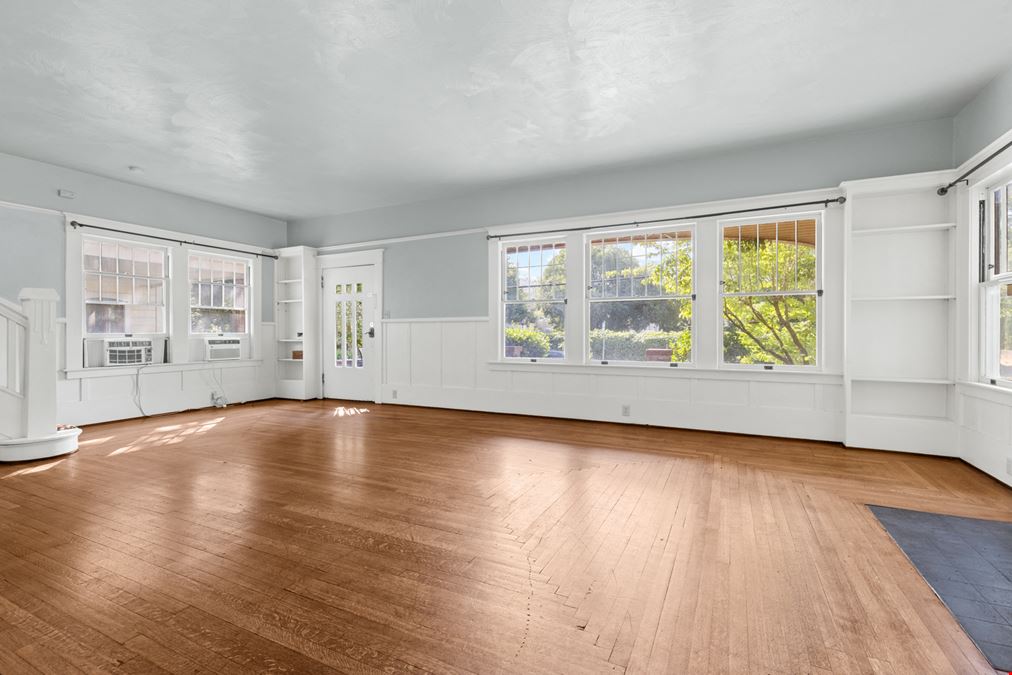 544 W 3rd Street