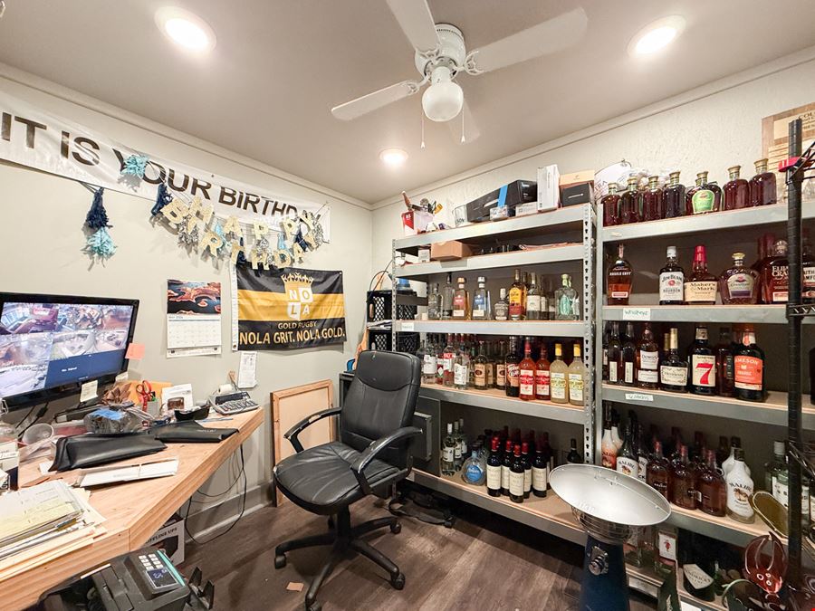 Turnkey Two-Story Bar / Restaurant with FF&E Included