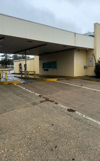 505 Forest Ave. - 3,034 SF on 1 acre corner lot, Zoned B-2