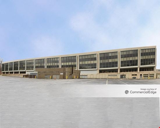 Preview of Office space for Rent at 6200 Oak Tree Blvd