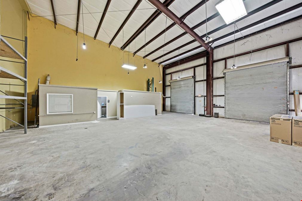 2,500 SF Clean Warehouse with Offices - South Lakeland